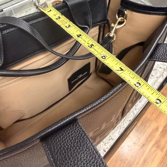 Marc Jacobs Black Tote Bag - Picture 6 of 6